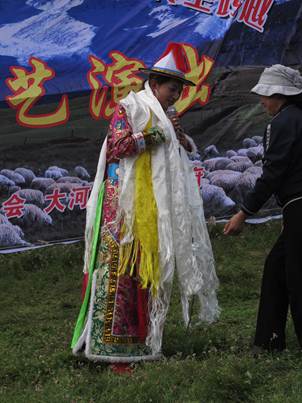 现在裕固族有多少人口_...裕固族是一个只有1万多人口的少数民族,引起了很多